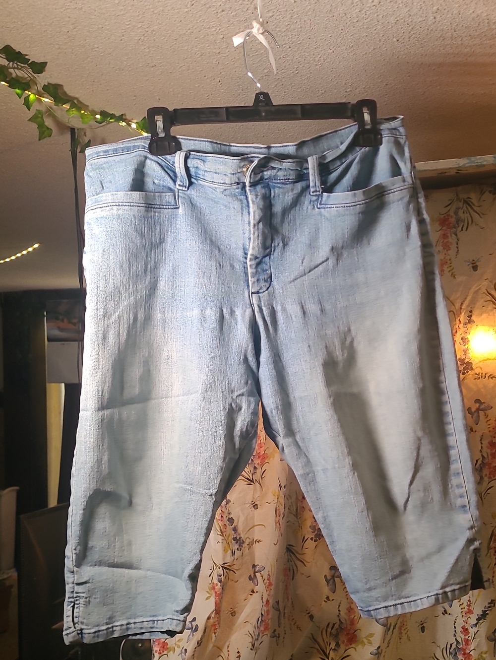 Lee Light Blue Denim Capris